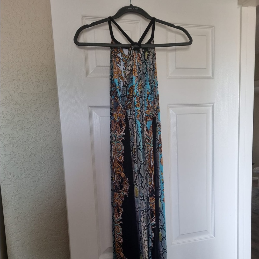 INC paisley resort dress with neck closure and scarf opening. Sz xl Like new